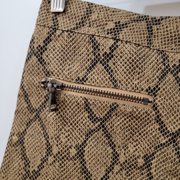 She + Sky Snakeskin Print Mini Skirt Size Medium - Picture 3 of 12